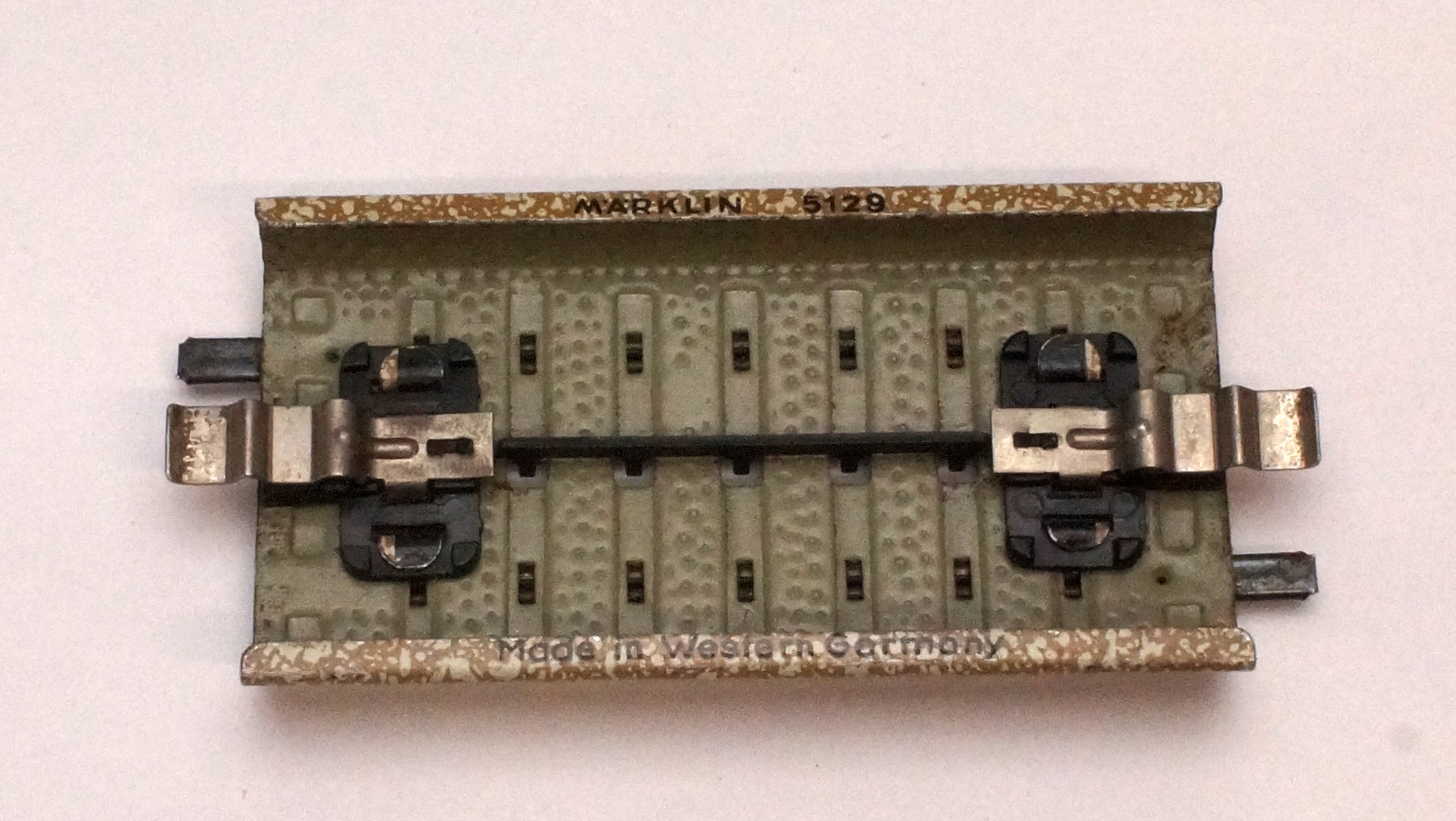 Märklin H0 5129 M-Gleis Ausgleichsstück gerade 70mm Märklin H0 5129 M-Gleis Ausgleichsstück gerade 70mm